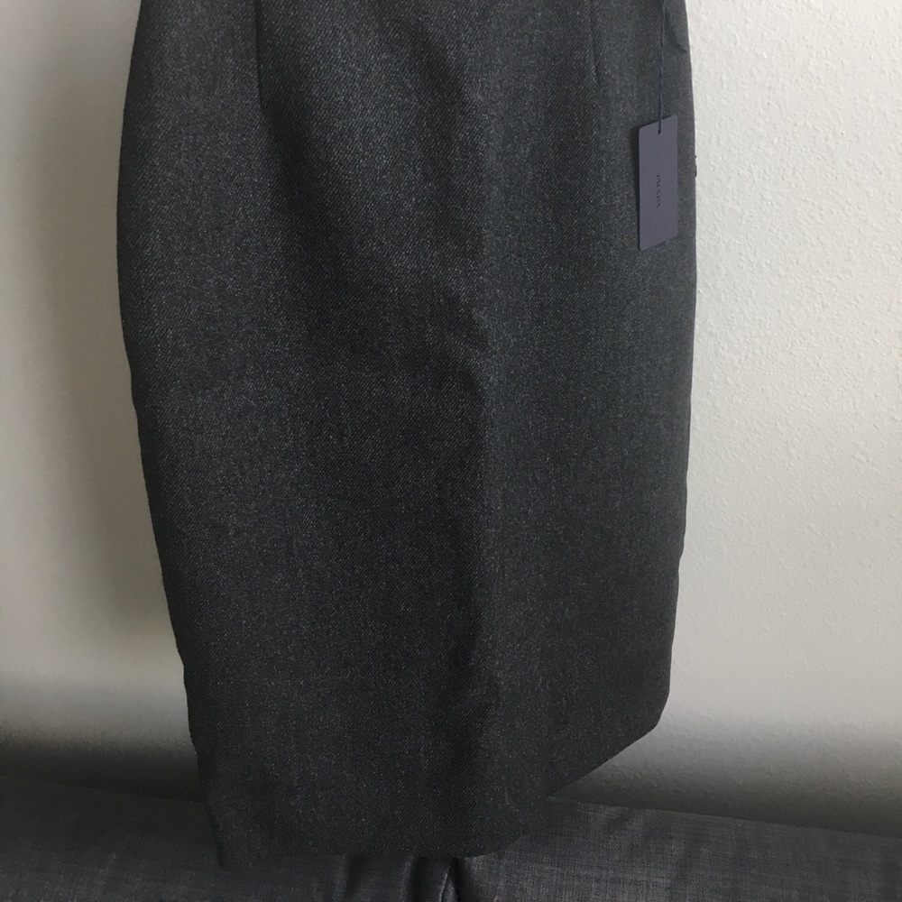 Authentic Brand New Wool Prada skirts, size42 - Picture 8 of 8